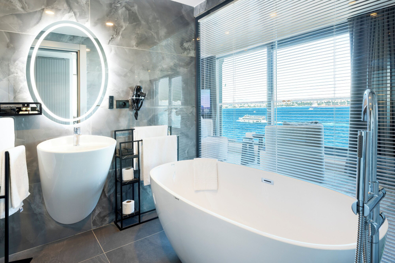Bathroom 5, Pera Bosphorus Hotel, Beyoğlu