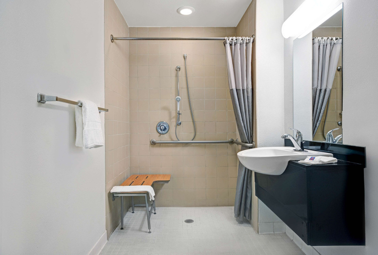 Bathroom 4, Motel 6 Troutdale, OR - Portland East, Multnomah