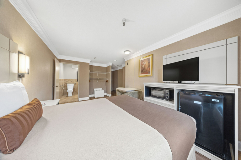 Bedroom 3, Americas Best Value Inn San Clemente Beach, Orange