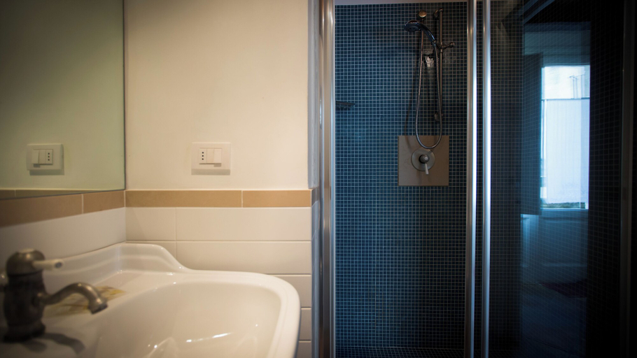 Bathroom 3, Hotel San Giorgio Matera, Matera