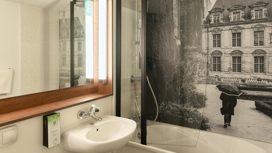 Bathroom 4, Campanile NATURE - Saint-Germain-en-Laye, Yvelines