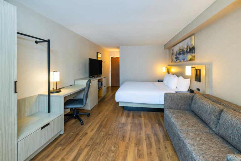 Bedroom 3, Comfort Inn, Yarmouth