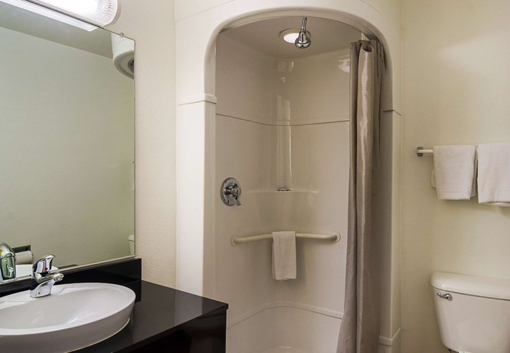Bathroom 4, Motel 6-Laramie, WY, Albany