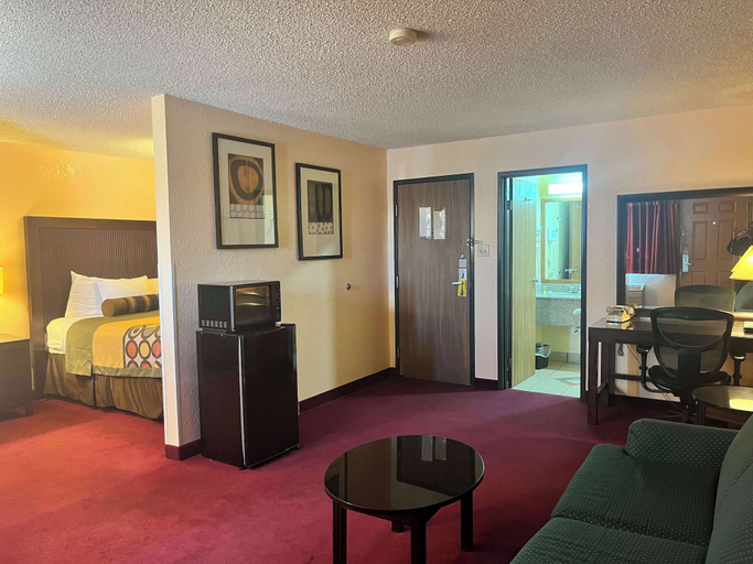Others 5, Motel 6 Deming, NM, Luna