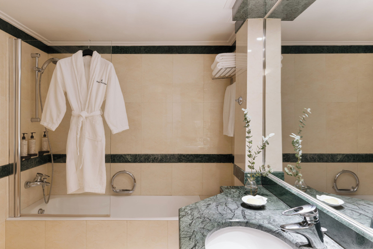 Bathroom 5, Divani Palace Larissa, Thessaly