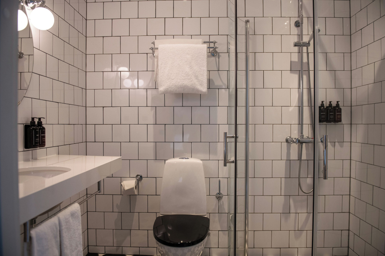 Bathroom 4, Home Hotel Borgen, Örebro