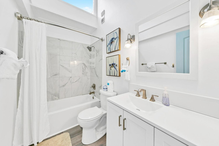 Bathroom, Horizon South 11c1-almost Heaven 3 Beach Bungalow, Bay