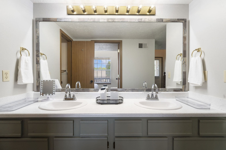 Bathroom 3, Sand Dune Serenity in Table Rock Lake, Taney