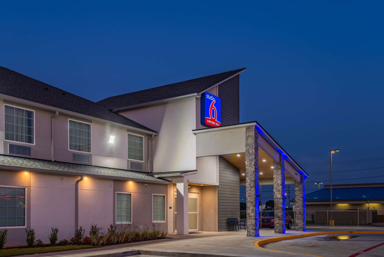 Exterior & Views 2, Studio 6 Lake Charles, LA, Calcasieu