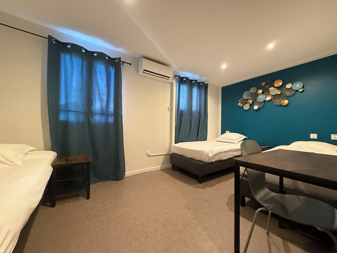 Bedroom 4, Hotel Le Beausejour, Bouches-du-Rhône