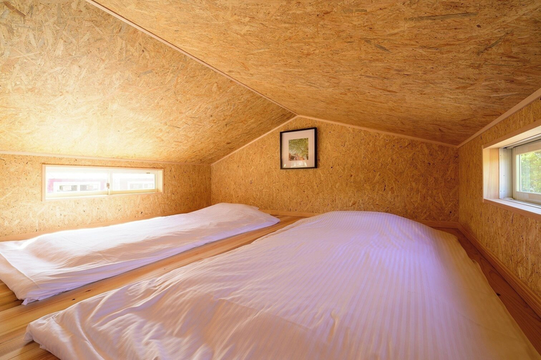 Bedroom 3, Nanja Monja, Yokoshibahikari