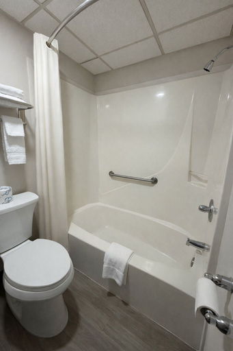 Bathroom 5, Surface Boutique Hotel, Ward