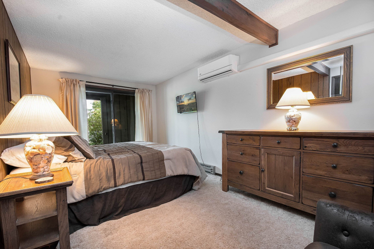 Bedroom 3, Four Hooppole South G6 by Taylor Made Deep Creek, Garrett