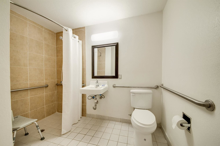 Bathroom 5, Motel 6 Jennings, LA, Jefferson Davis