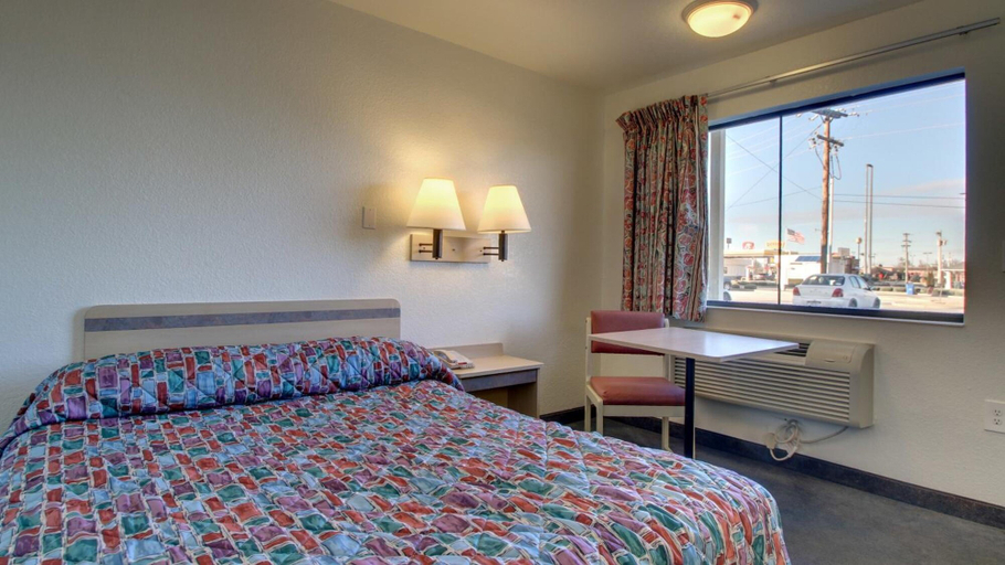 Bedroom 3, Motel 6 Owensboro, KY, Daviess