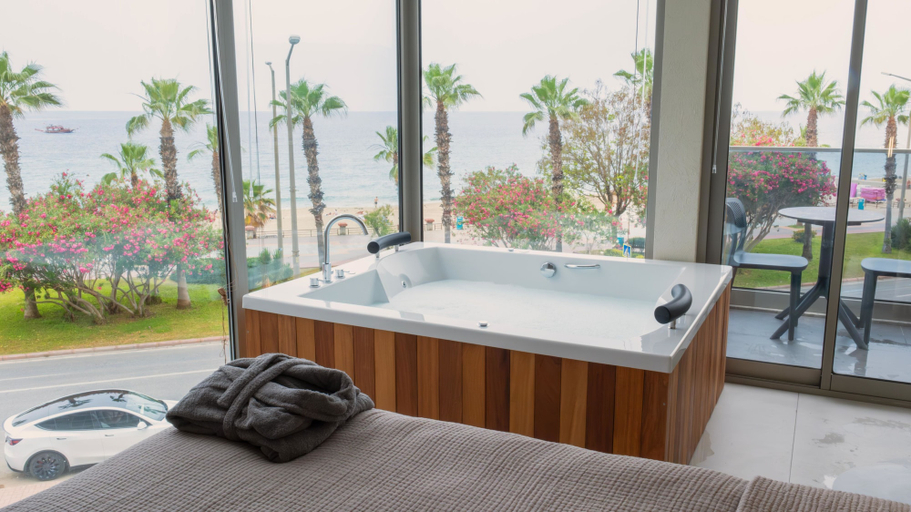 Bathroom 5, Kleopatra Dreams Beach Hotel, Alanya