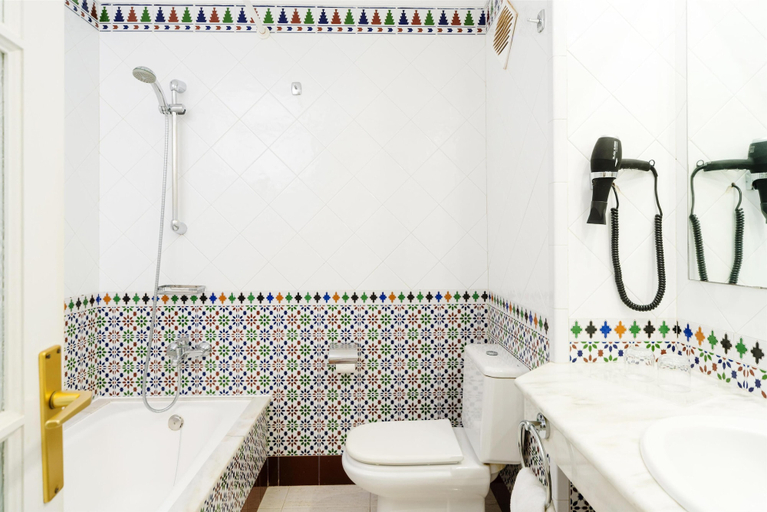 Bathroom 5, Plus Fariones Apartamentos, Las Palmas