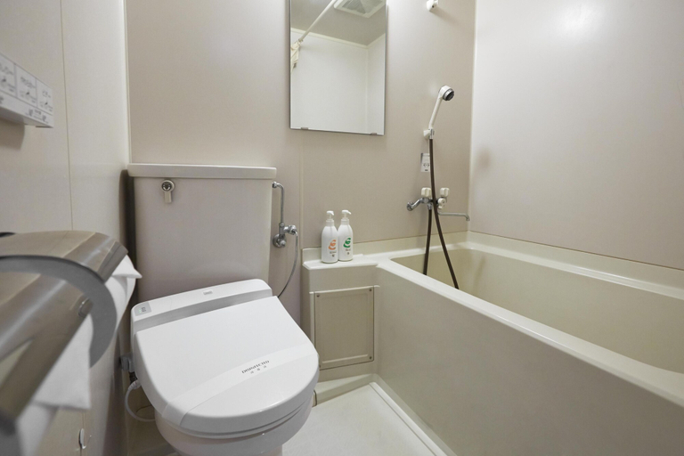 Bathroom 4, Hotel New Tsuruta, Beppu