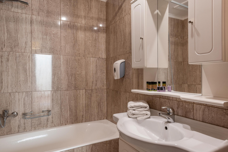 Bathroom 4, Caldera Bay, Crete