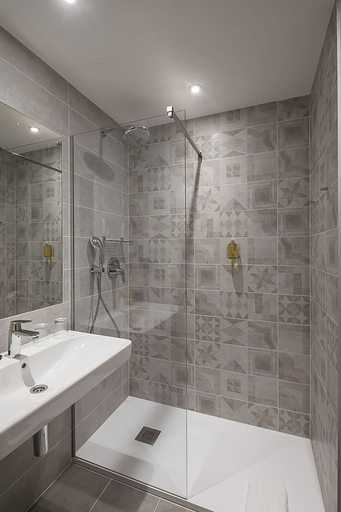 Bathroom 4, B&B Hotel Budapest City, Budapesti