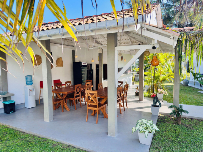 Food & Drinks 5, The White House Villa, Habaraduwa