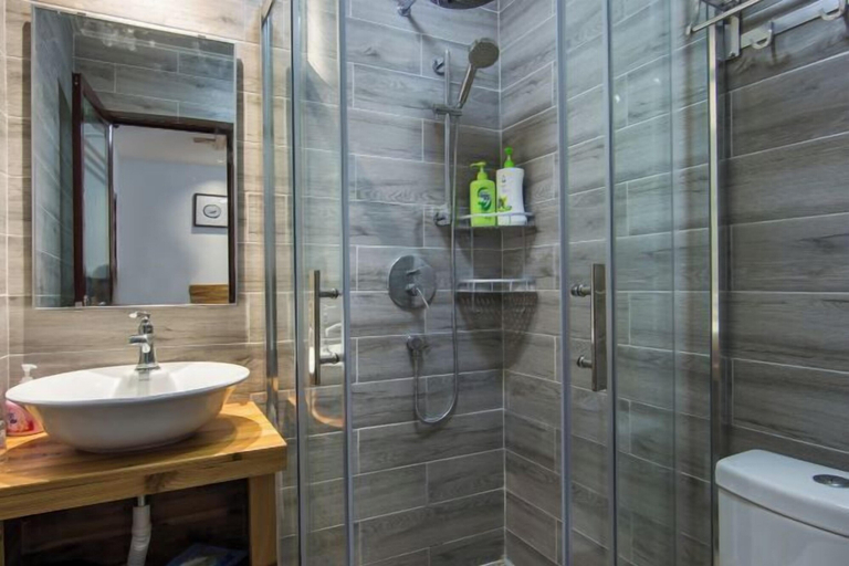 Bathroom 3, Benyuan Hostel, Nanping