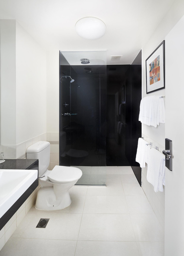 Bathroom 5, Flagstaff Gardens Hotel Melbourne, Melbourne