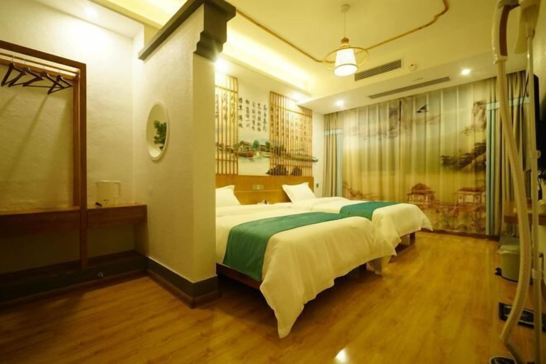 Bedroom 2, Zhen'Gan Club, Xiangxi Tujia and Miao