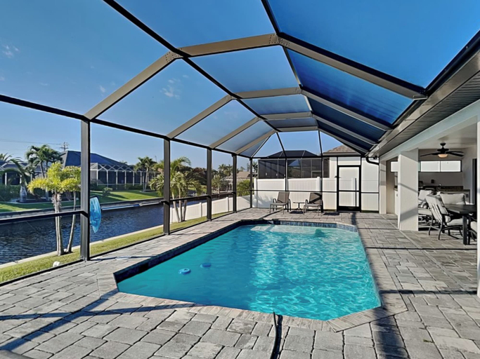 Sport & Beauty, Midpoint Villa by Distinctive Beach Rentals, Lee
