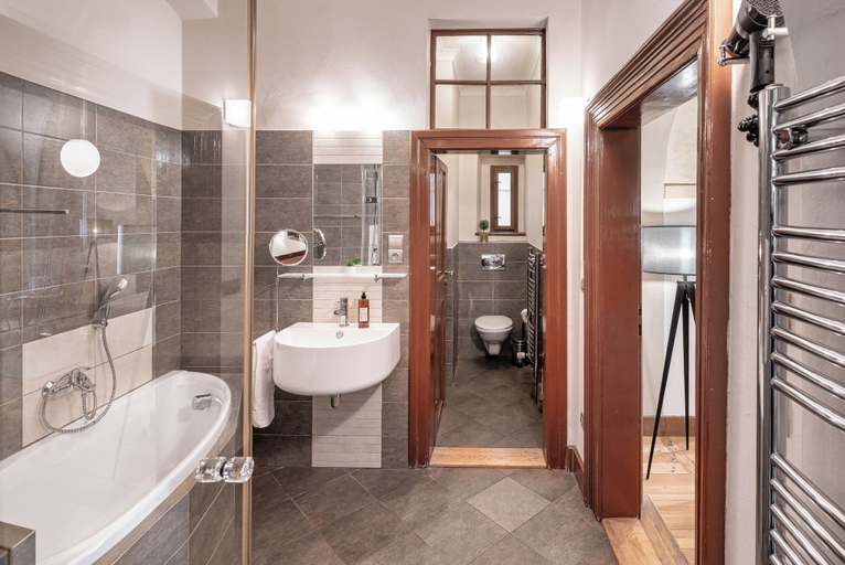 Bathroom 5, 3 Epoques Apartments by Adrez Living, Praha 1