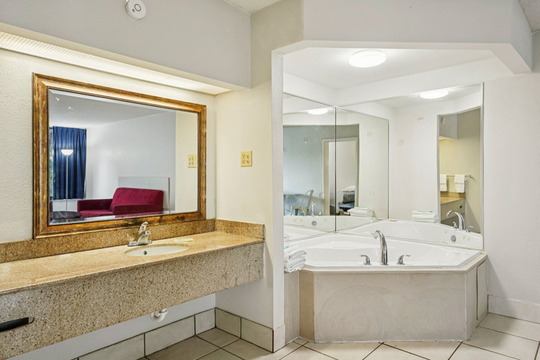 Bathroom 4, Stayable Lakeland, Polk