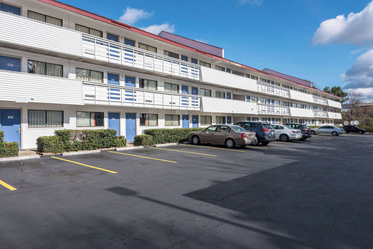 Exterior & Views 2, Motel 6 Birmingham, AL, Jefferson