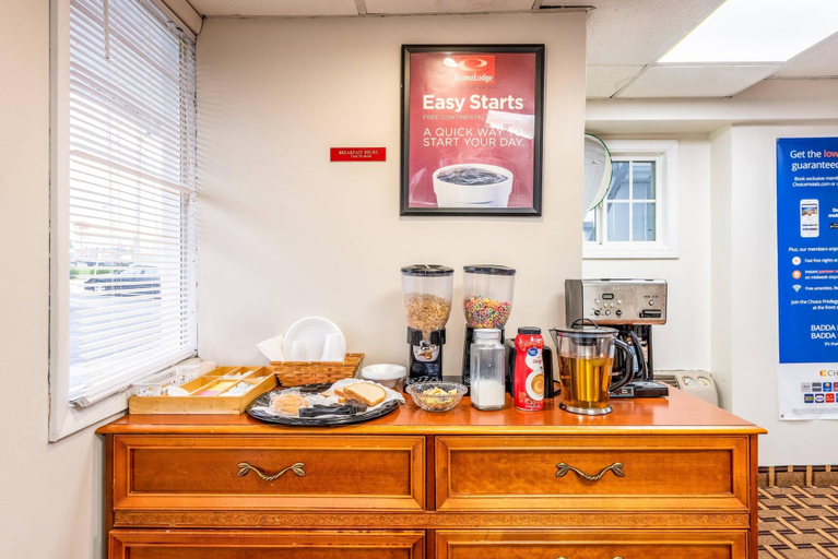 Food & Drinks 5, Econo Lodge Franklin - Springboro, Warren