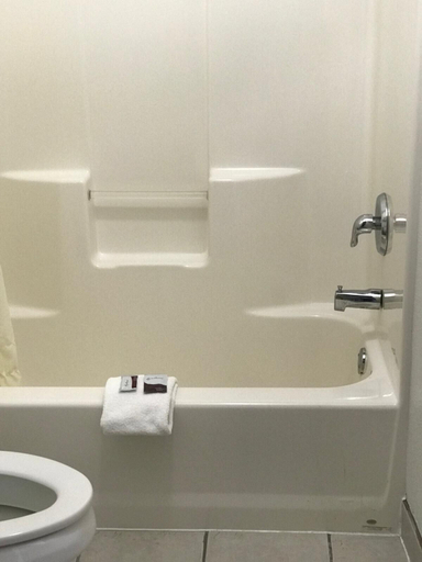 Bathroom 4, Texas Inn and Suites at La Joya, Hidalgo