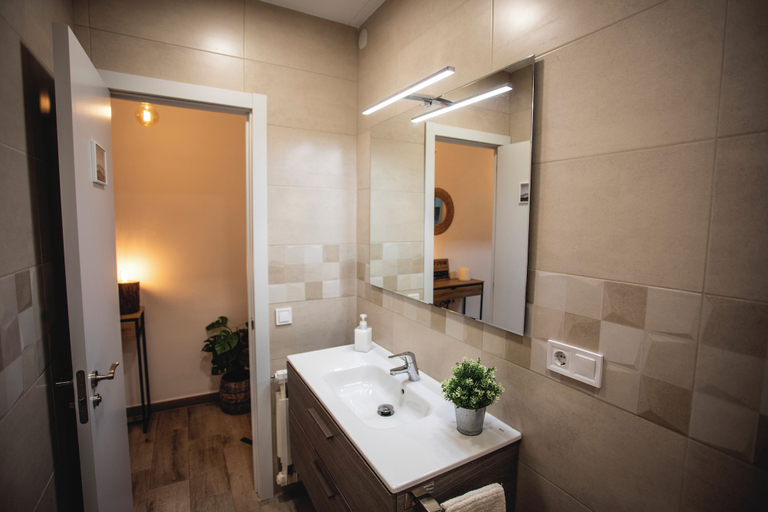 Bathroom 3, Casa Camí de les Aigües, Barcelona
