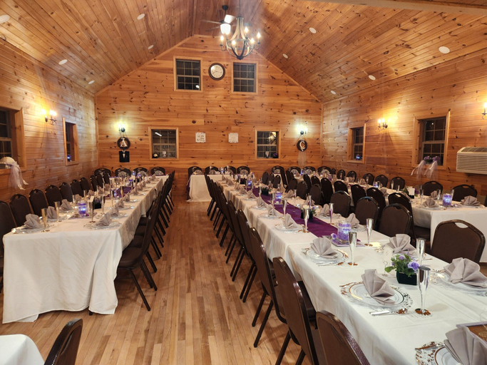 Food & Drinks 5, Presidential Mountain Resort, Grafton
