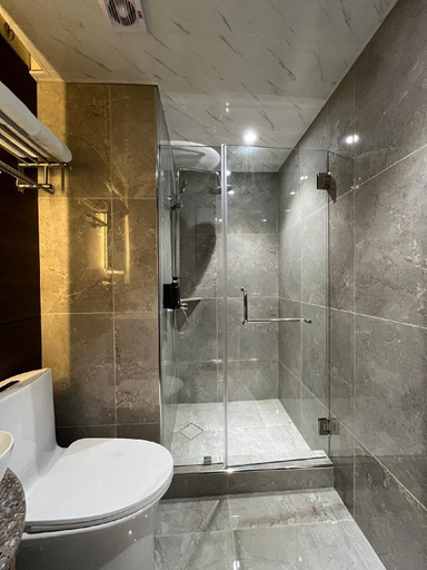 Bathroom 5, EGI Resort and Hotel, Lapu-Lapu City