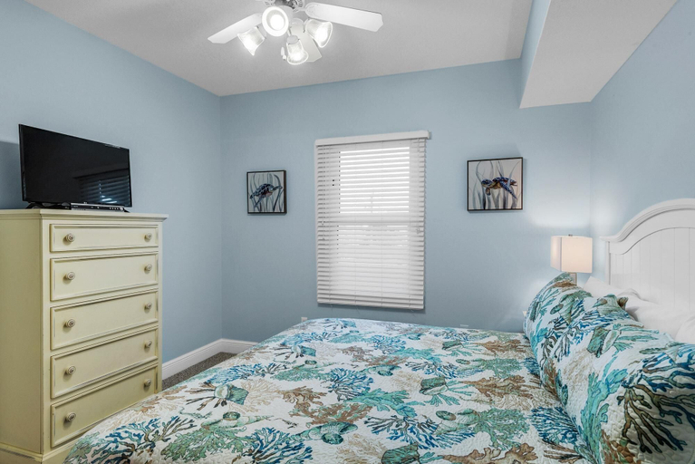 Bedroom 2, Celadon 309, Bay