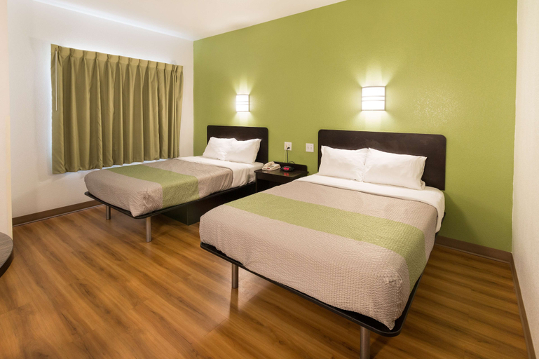 Bedroom 3, Motel 6-Hillsboro, TX, Hill
