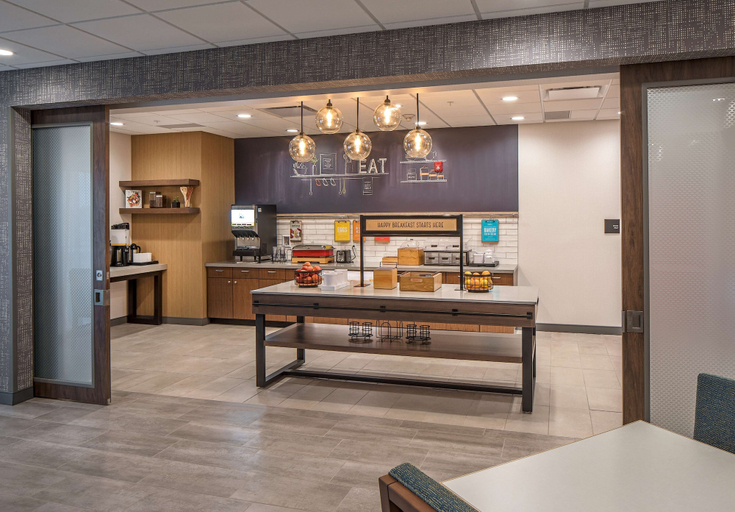 Food & Drinks 5, Hampton Inn Hastings, Adams