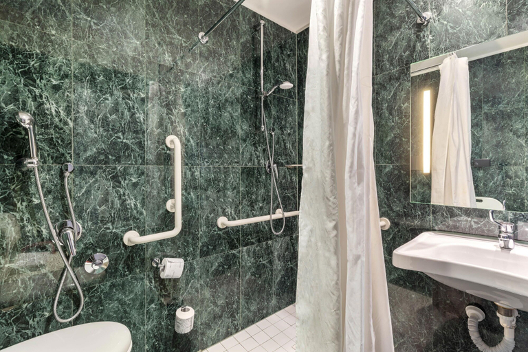 Bathroom 4, B&B Hotel Arezzo, Arezzo