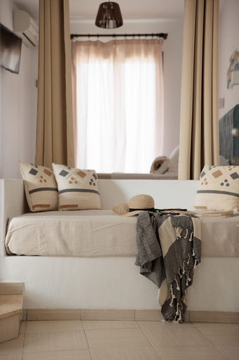 Bedroom 3, Hotel Anemomilos, South Aegean