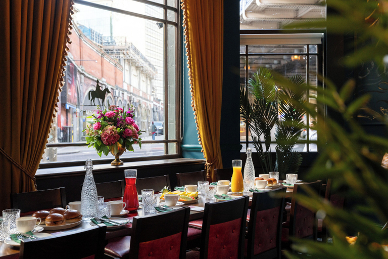 Food & Drinks 5, The Wellington Hotel, London
