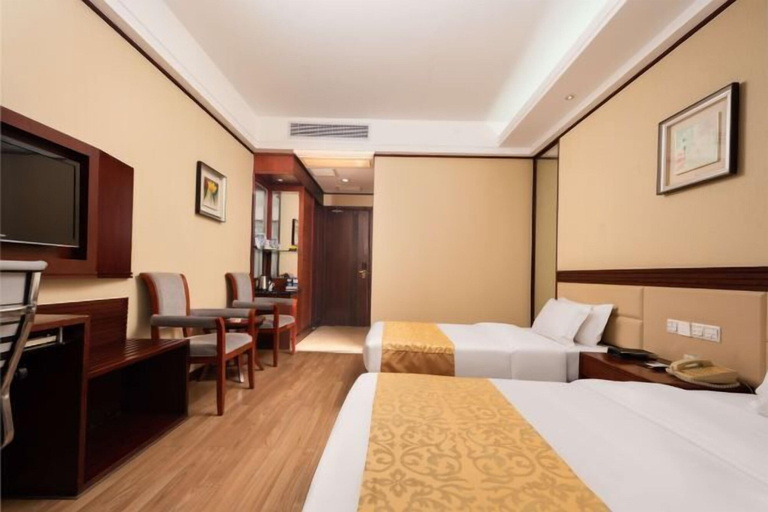 Bedroom 2, Taohuashan Ecological Garden Hotel, Jingzhou