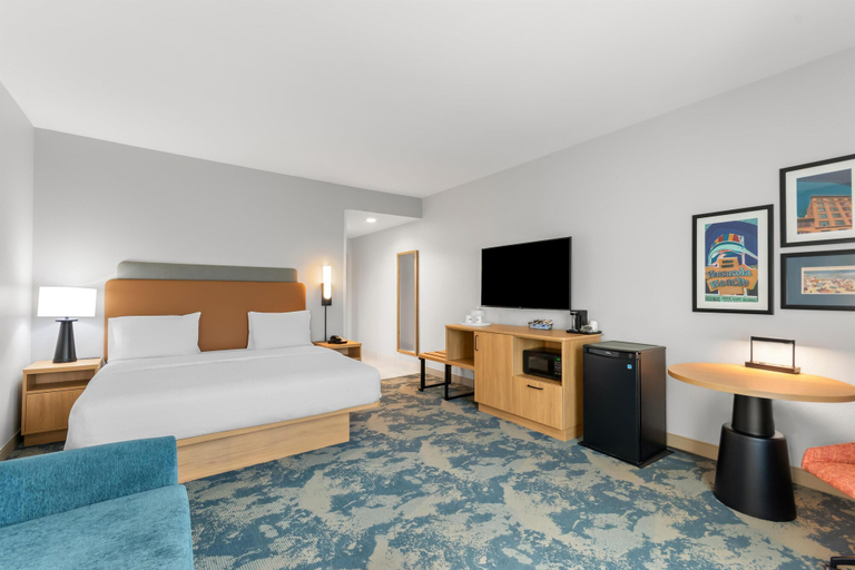Bedroom 3, Hampton Inn & Suites Pensacola/I-10 Pine Forest Road, Escambia