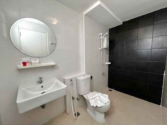 Bathroom 4, Leelawadee Naka, Pulau Phuket