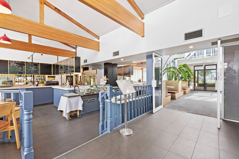 Food & Drinks 5, Ciloms Airport Lodge, Hume - Broadmeadows