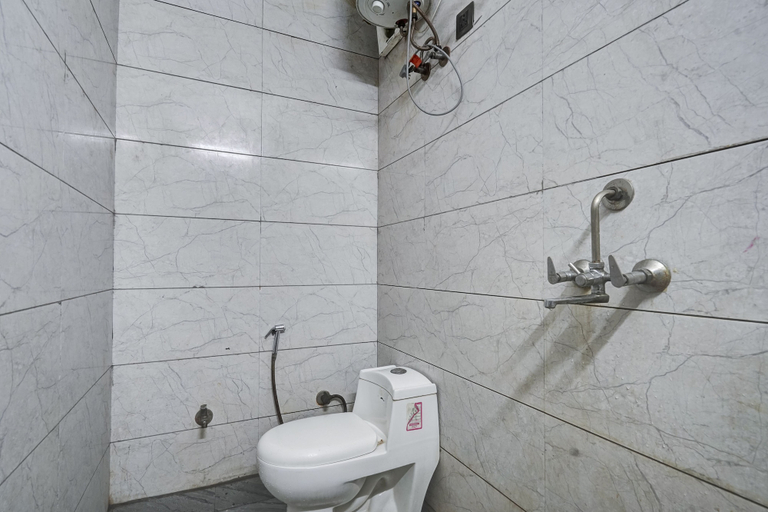 Bathroom 3, Hotel Twamev Couple Friendly Laxmi Nagar, Delhi