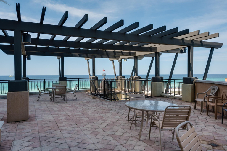 Food & Drinks, Origin at Seahaven 825, Bay