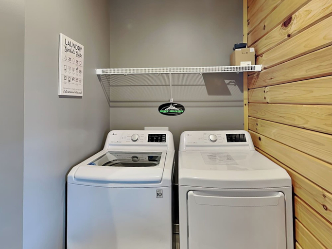 Bathroom 4, Space Mountain by Taylor Made Deep Creek, Garrett